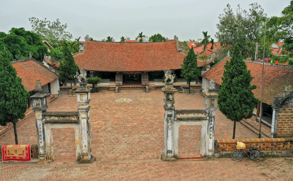 Mong Phu Communal House